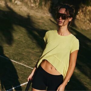 FREE PEOPLE MOVEMENT Tempo UV Protection Short Sleeve Tee Size Small